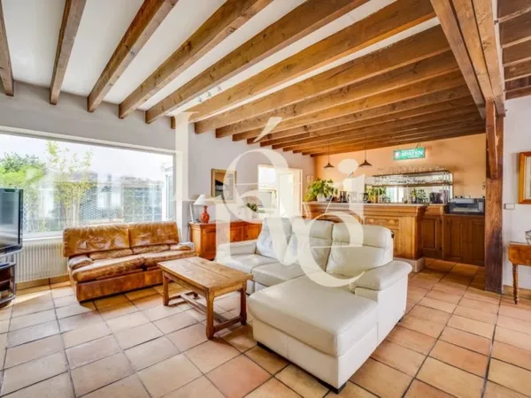 Maison de ville spacieuse de 176 m² aux Lilas