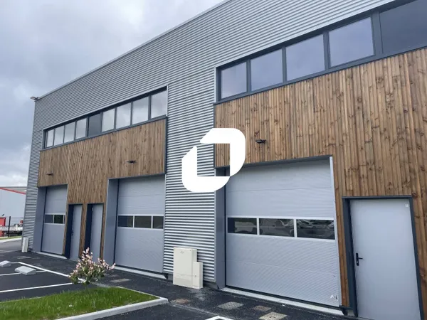 Local d'activité 1179 m²
