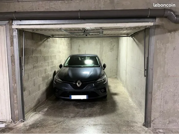 Grand garage sécurisé sur Pessicart