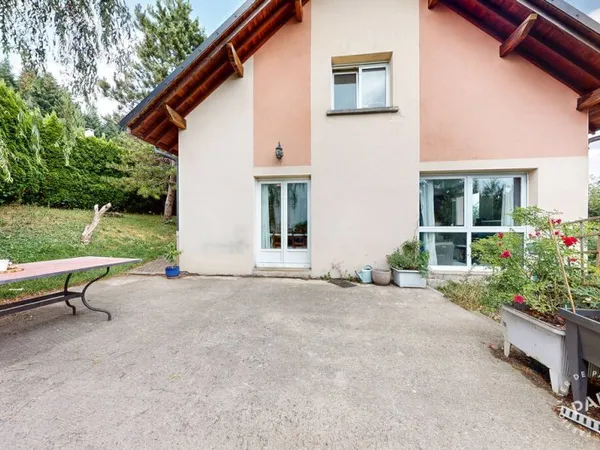 Maison 9 pièces 198 m²