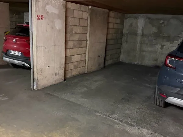 Place de parking - 6eme Bon Marché