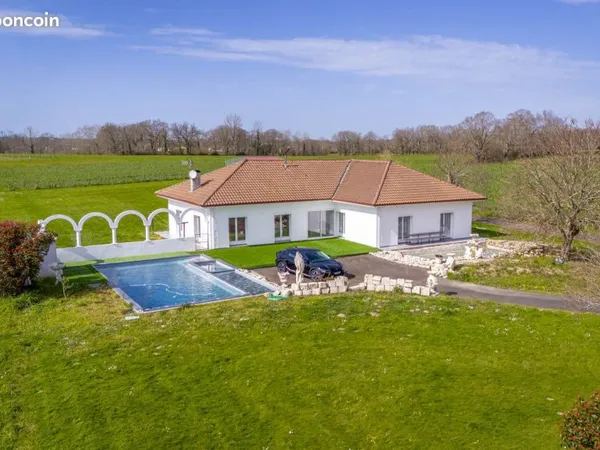 Maison 5 pièces 232 m²