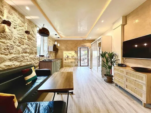 NICE CIMIEZ - 33m2 - 2 PIÈCES - GRANDE TERRASSE - GARAGE FERMÉ