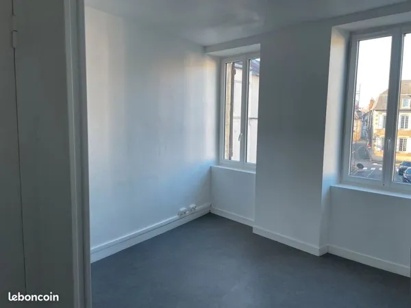 Studio entièrement rénové dans Quartier Historique