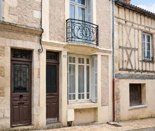 Bien immobilier de rendement Vente Poitiers 12p 225m² 524900€