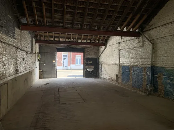 Loue parking 120m²