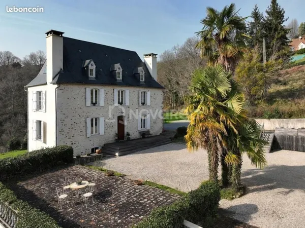 Propriété 12 pièces 445 m²