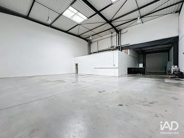 Immeuble commercial 250 m²