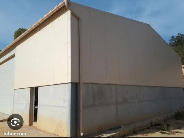 A saisir hangar bâtiment
