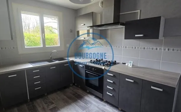 Maison mitoyenne 2 chambres + un bureau 80 m2 habitable