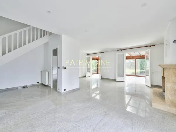 Maison Saint Nom La Breteche 7 pièce(s) 182.3 m2