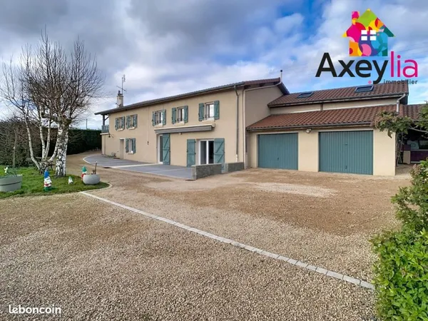 Maison 10 pièces 220 m²