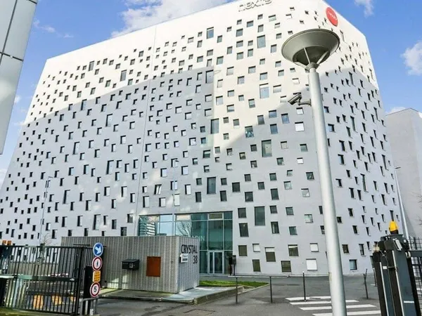 Bureau 4826 m²