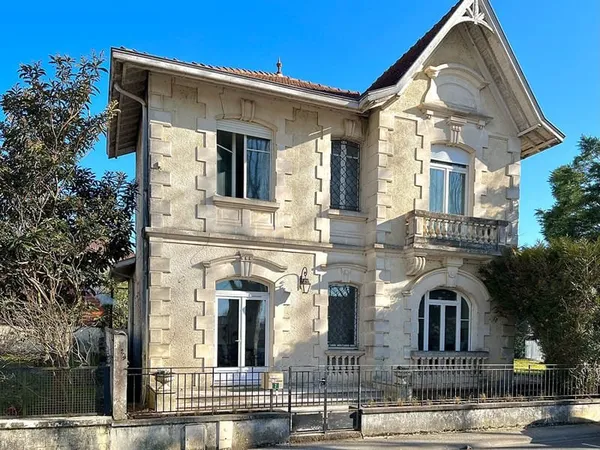 Vente d'une maison Bourgeoise (144 m²) à SALLES