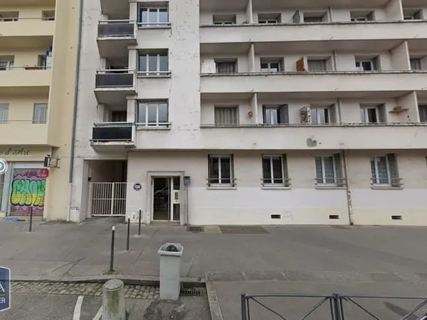 Stationnement Location Lyon   130€