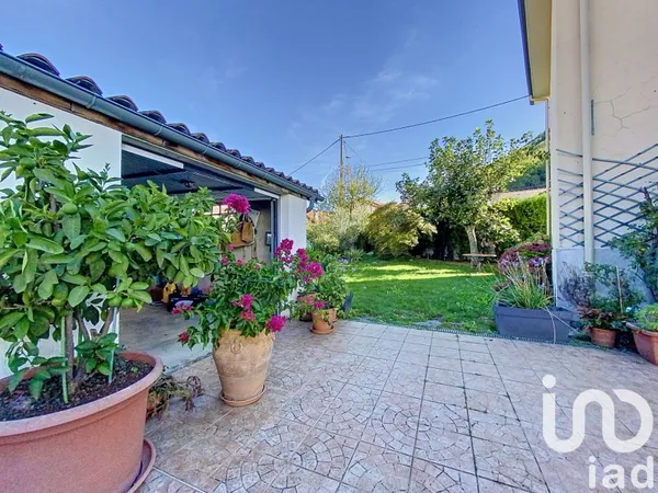 Maison 10 pièces 239 m²