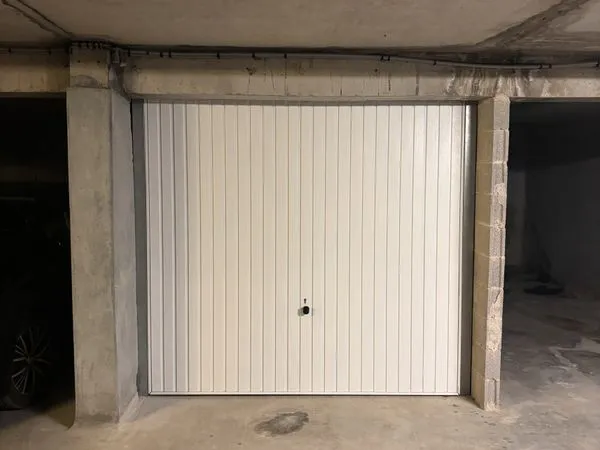 Garage à louer