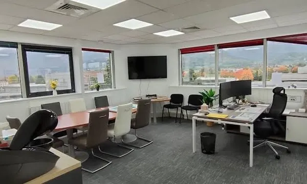 Local 71 m²