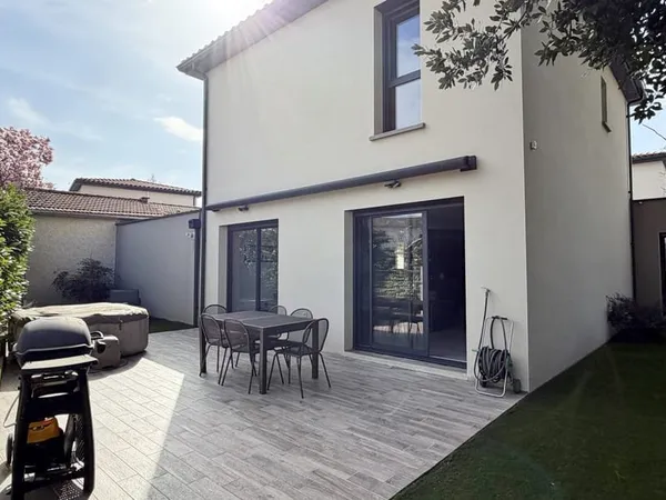 BELLE MAISON RECENTE DE 115M2 AVEC 4 CHAMBRES EN PLEIN CENT