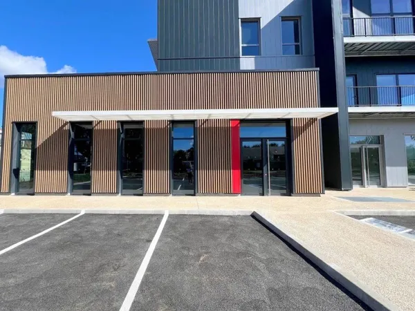 Local commercial 925 m²