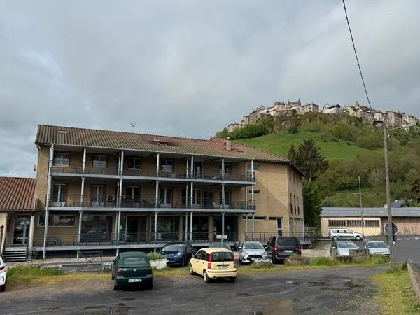 Hôtellerie et restauration Location Saint-Flour  400m² 4000€