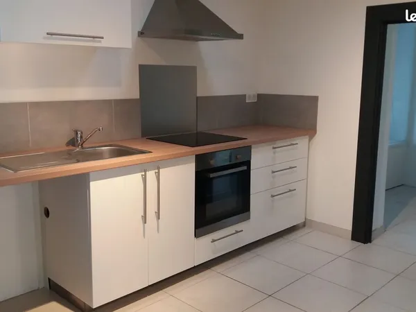 Appartement - 85m2 - T3 ( 2 chambres )