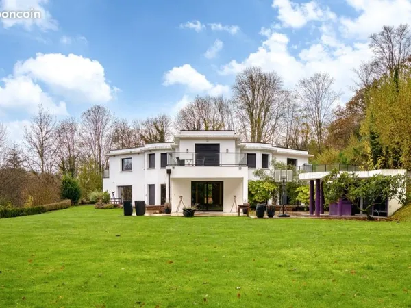 Villa 10 pièces 467 m²