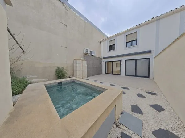 Maison récente 81 m² avec jardin, piscine et 2 places de parki