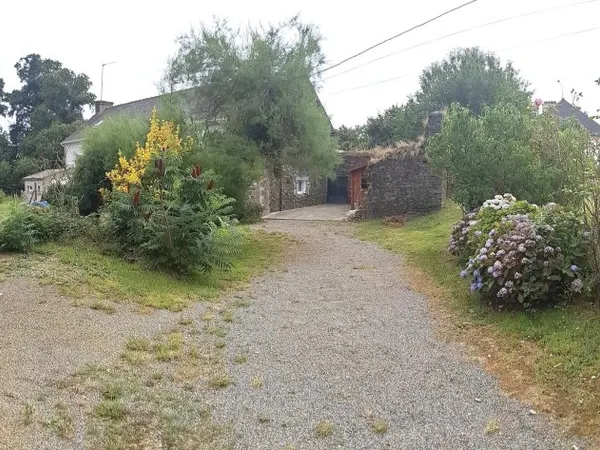 maison bretonne à la campagne