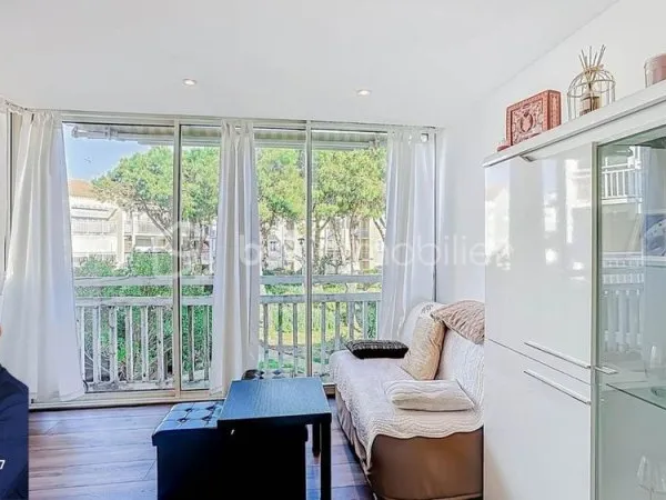 EXCLUSIVITÉ *** Appartement T2 de 33m2 avec parking et piscine à PALAVAS ***