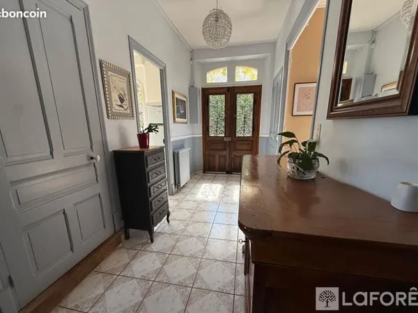 Propriété 10 pièces 201 m²