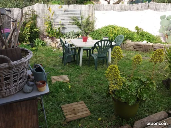 T2 en haut de Pavillon, plein pied, jardin secteur Vazzio