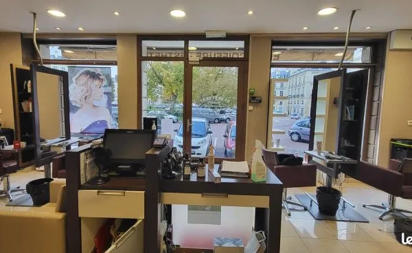 Murs commerciaux 185 m² VERSAILLES