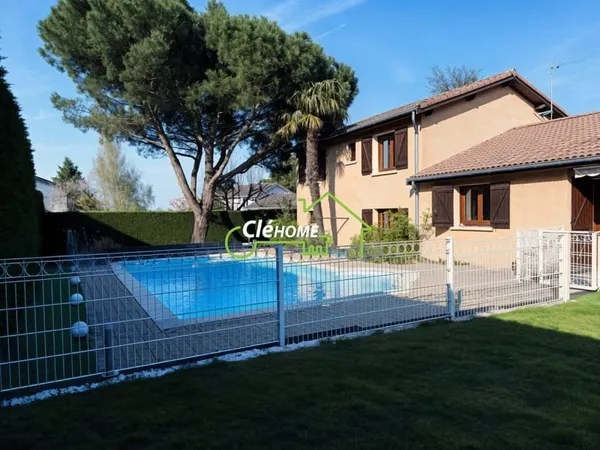 Villa T5 avec piscine, au calme