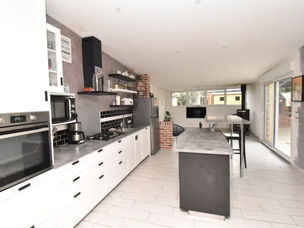 Maison 8 pièces 126 m²