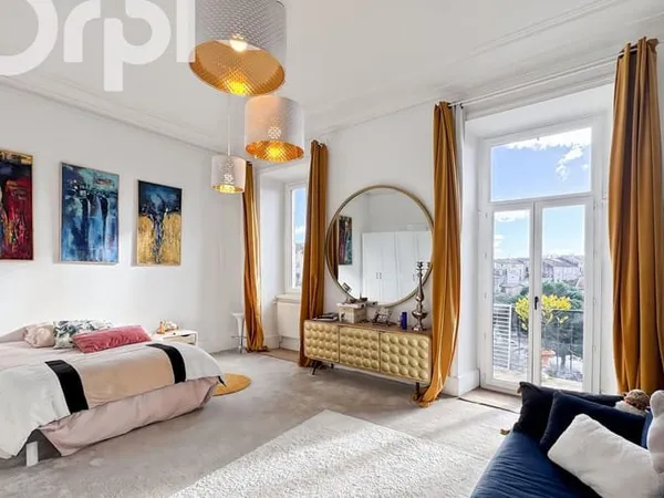 Appartement 6 pièces 178 m²