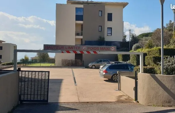 Parking à louer Bastia résidence les terrasses d'Uccini
