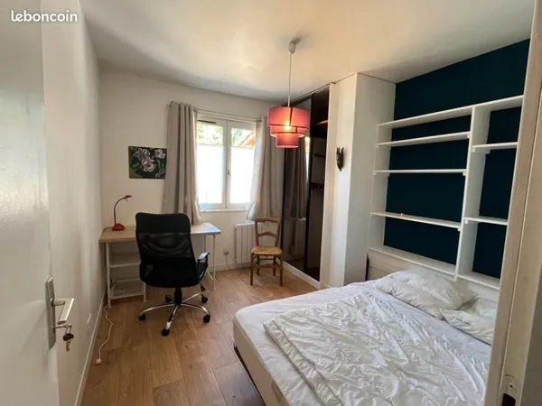 Chambre meublée dans maison individuelle