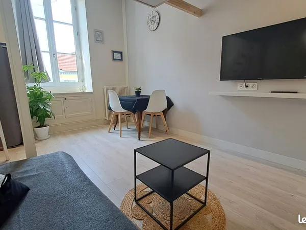 Appartement T1 bis cosy et rénové - Emplacement idéal Pau - meublé et tout équipé