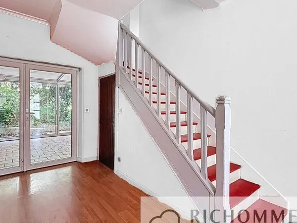 Maison 9 pièces 240 m²