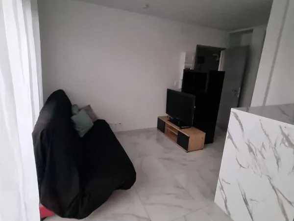 Studio de 21m2 + très grande terrasse RDC