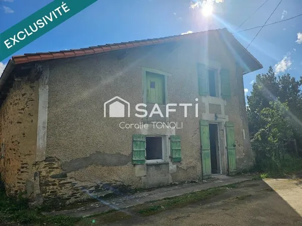 Maison à rénover  Toiture neuve  Fort potentiel