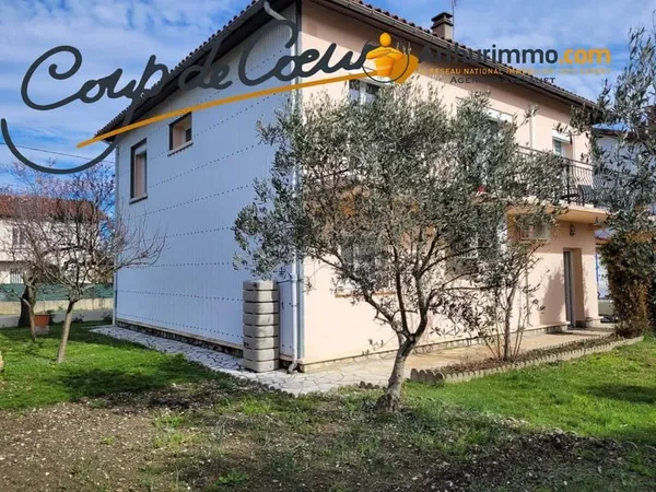 MAISON AVEC JARDIN ET GARAGE - 09600 LAROQUE D'OLMES