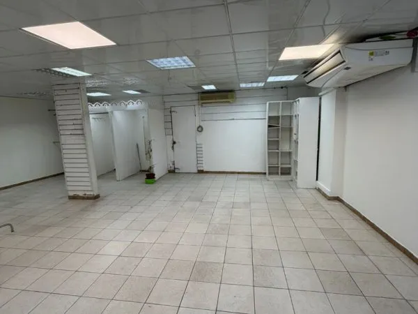 Location Local Commercial Idéalement Situé - Fort-de-France