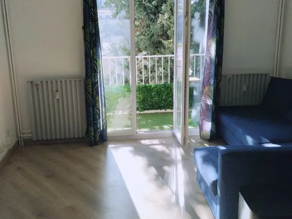 Appart meublé T3 res très calme