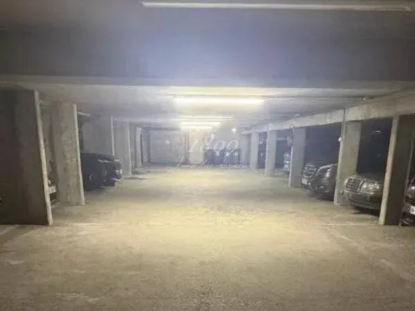 Parking 33 m²