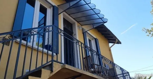 Chambre dans jolie maison à la Roseraie