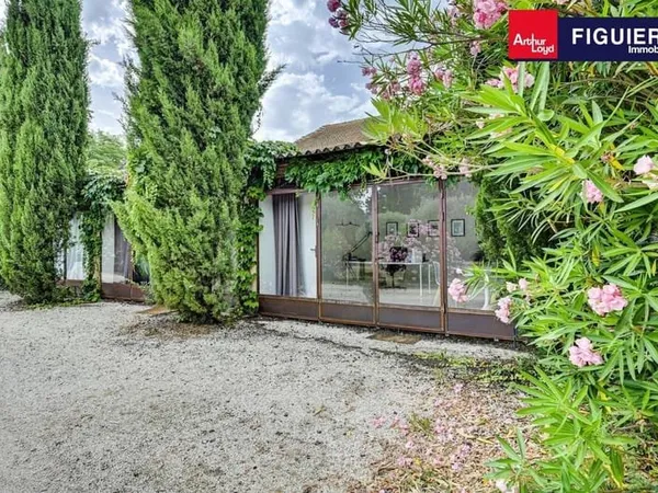 Bureaux 300 m²