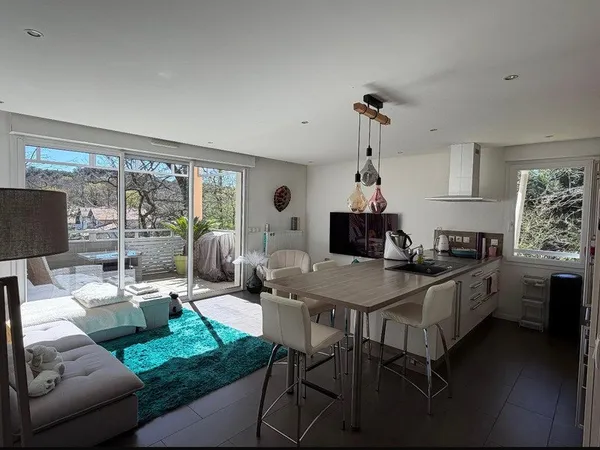 T3 lumineux avec terrasse 15 m² + piscine - Brindos proche Biarritz