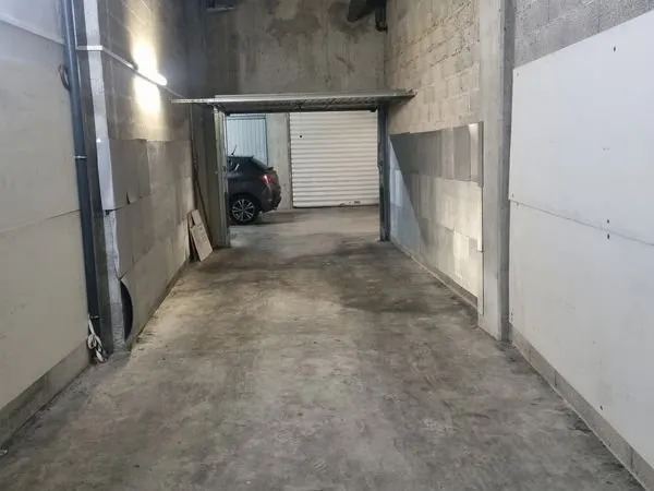 Garage/ box double 31 M2 proche place Castellane